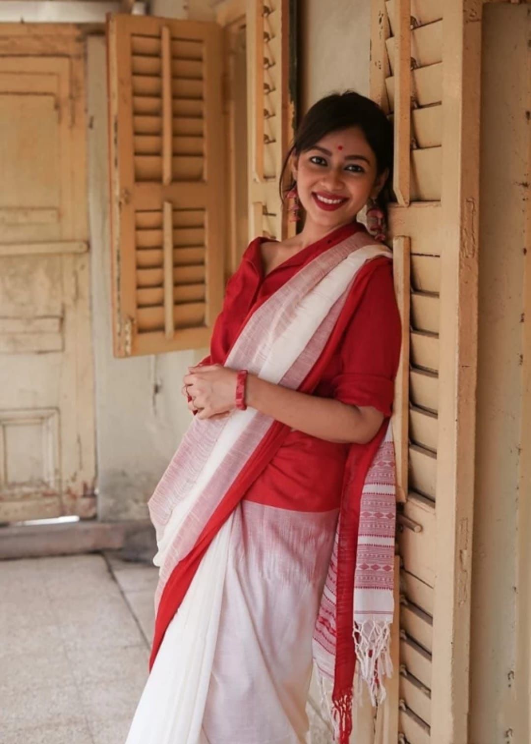 Extraordinary Off White Cotton Silk Saree With Demanding Blouse Piece