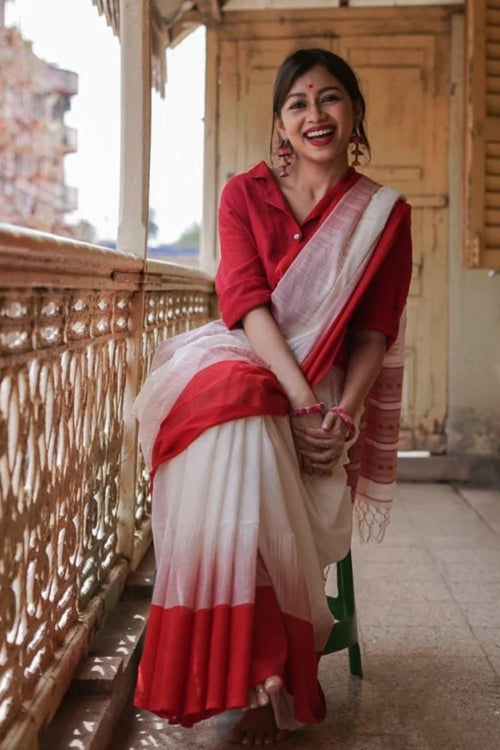 Load image into Gallery viewer, Extraordinary Off White Cotton Silk Saree With Demanding Blouse Piece
