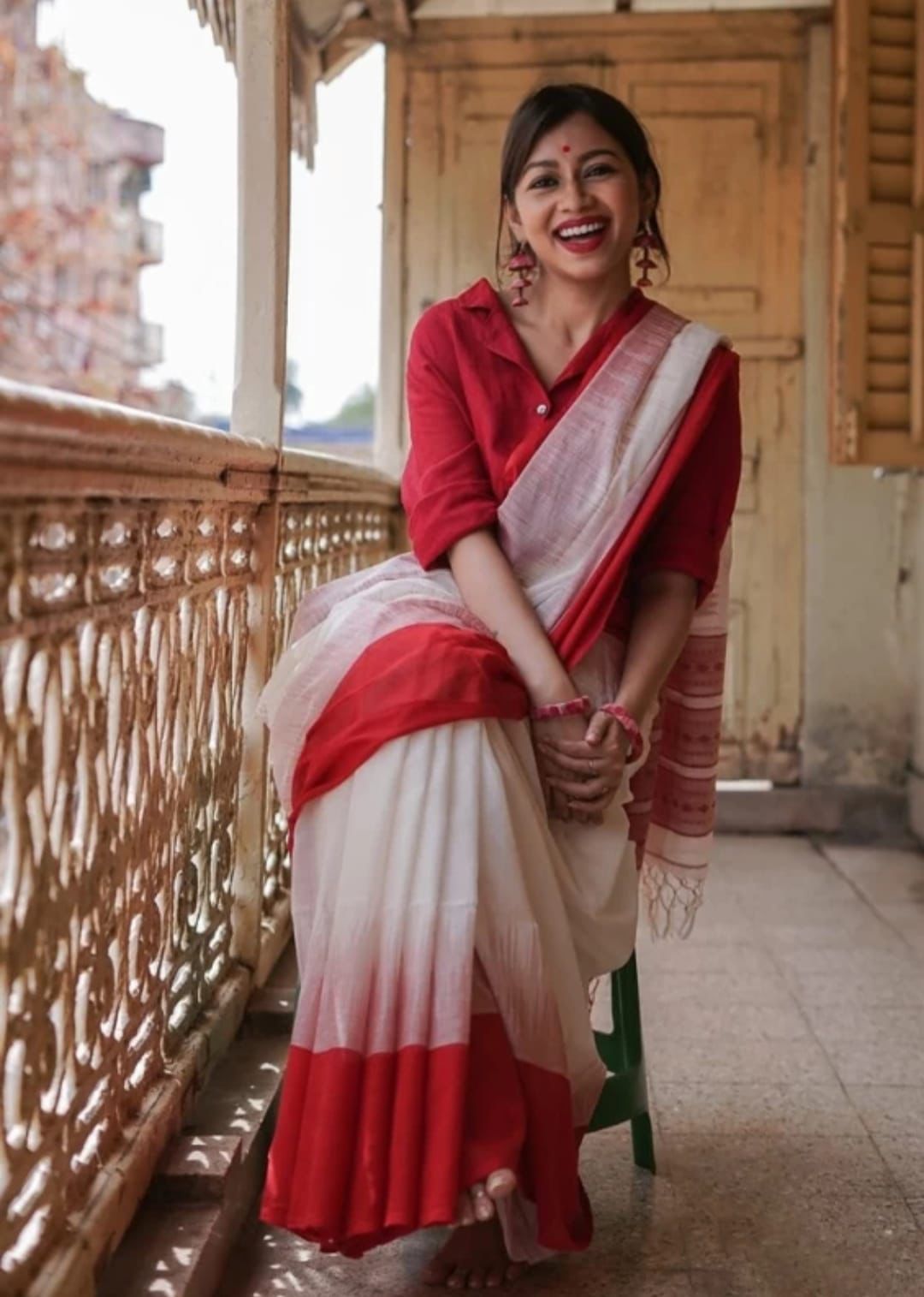 Extraordinary Off White Cotton Silk Saree With Demanding Blouse Piece