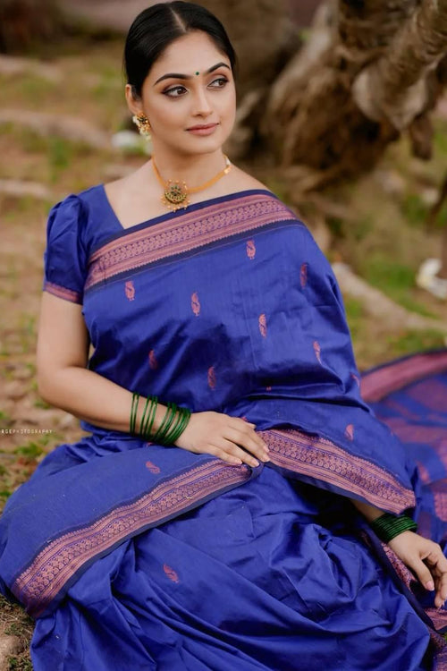 Load image into Gallery viewer, Adorable Royal Blue Soft Silk Saree With Charming Blouse Piece
