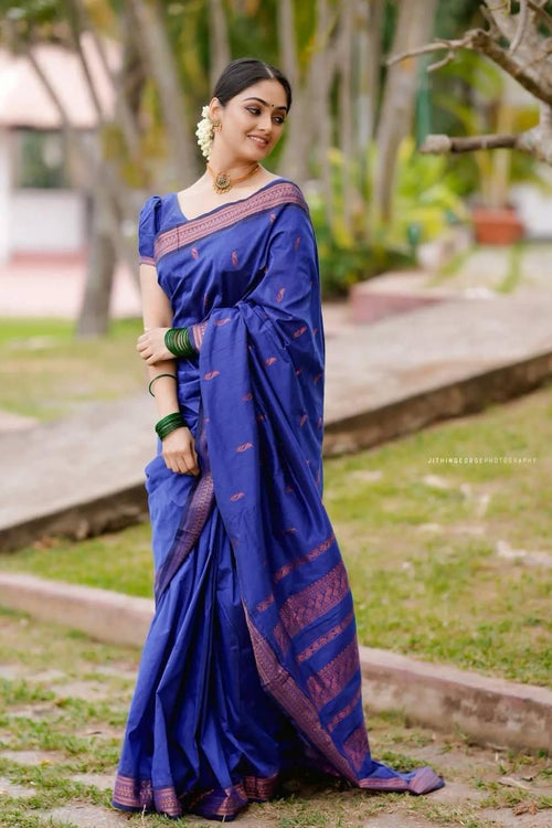 Load image into Gallery viewer, Adorable Royal Blue Soft Silk Saree With Charming Blouse Piece
