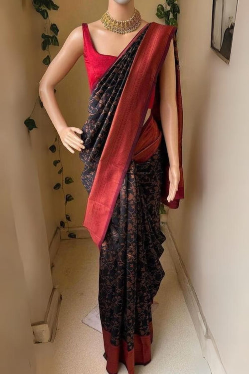 Load image into Gallery viewer, Stunning Black Soft Silk Saree With Mesmerising Blouse Piece
