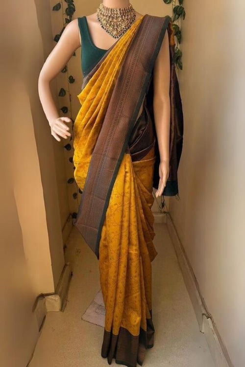 Load image into Gallery viewer, Dissemble Yellow Soft Silk Saree With Ratatouille Blouse Piece
