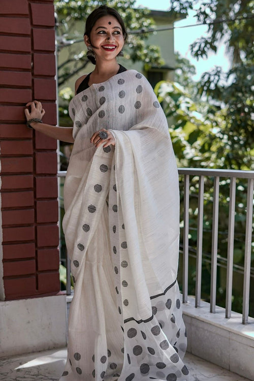 Load image into Gallery viewer, Bucolic Off White Cotton Silk Saree With Evocative Blouse Piece
