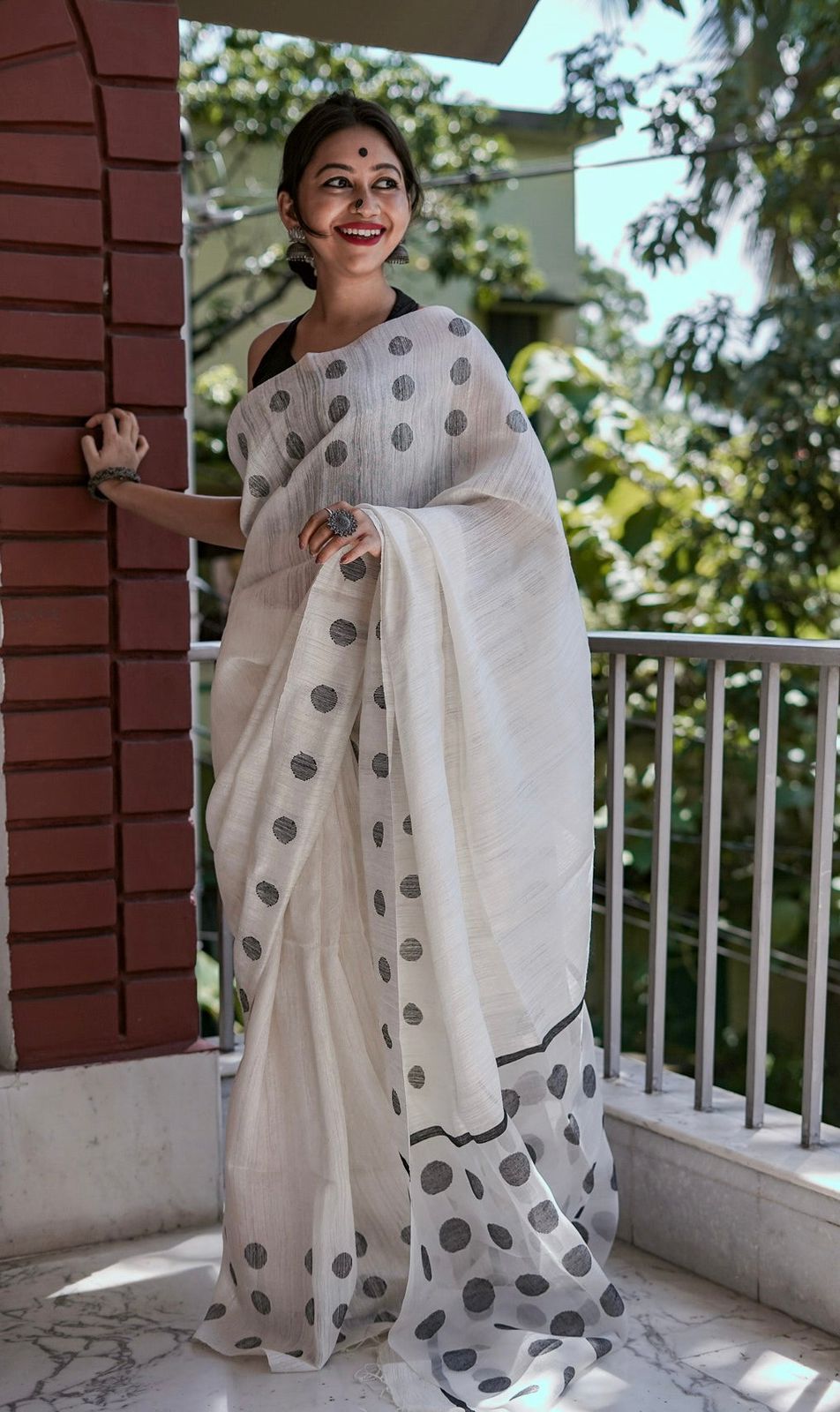 Bucolic Off White Cotton Silk Saree With Evocative Blouse Piece