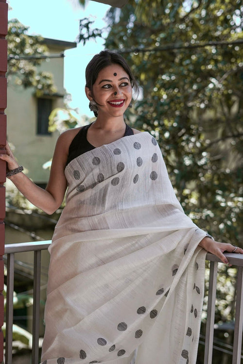 Load image into Gallery viewer, Bucolic Off White Cotton Silk Saree With Evocative Blouse Piece
