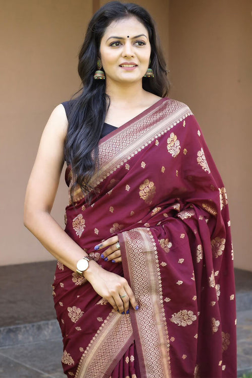 Load image into Gallery viewer, Splendiferous Wine Soft Banarasi Silk Saree With Sempiternal Blouse Pieced
