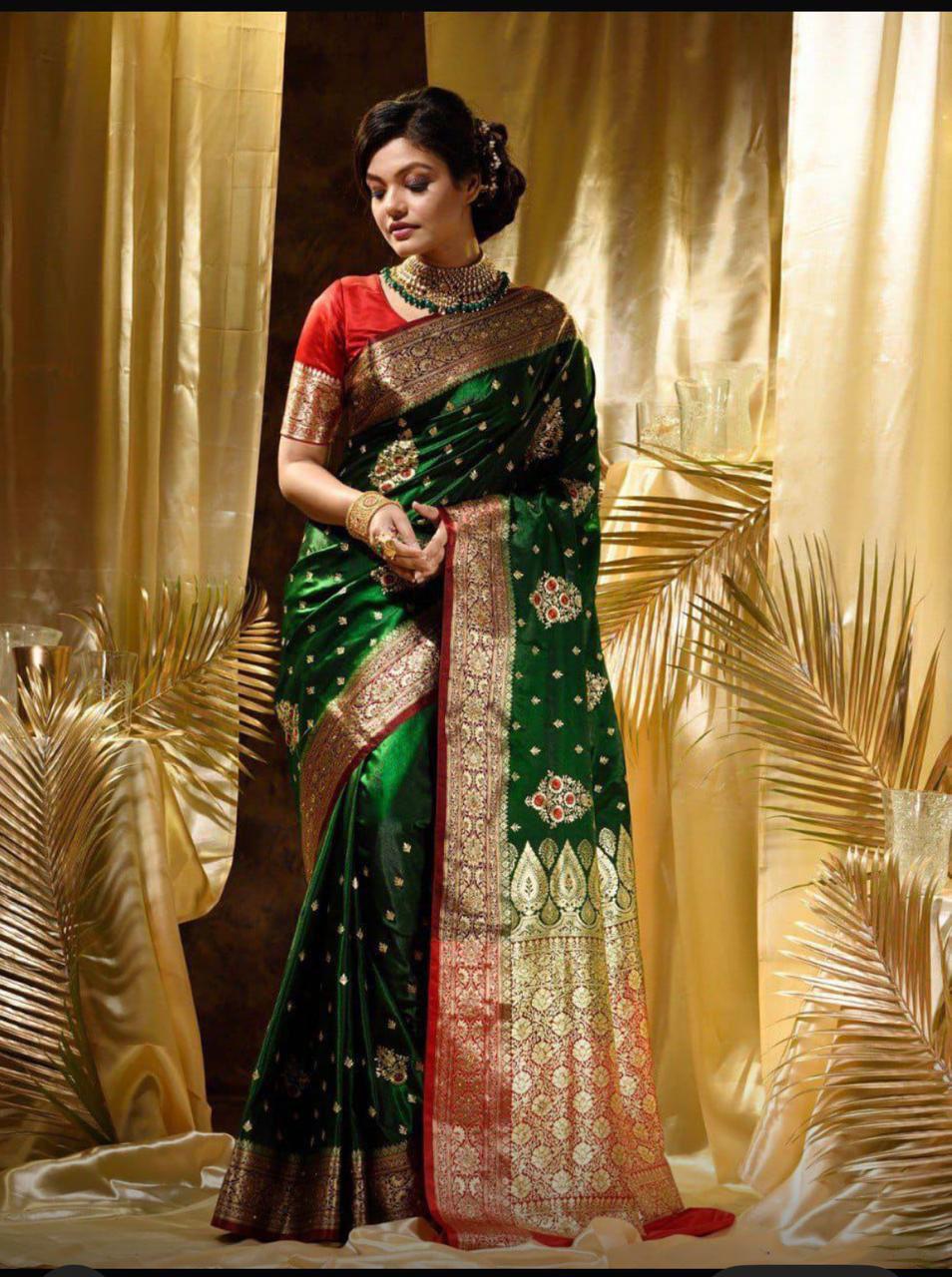 Skinny Dark Green Soft Silk Saree With Deserving Blouse Piece