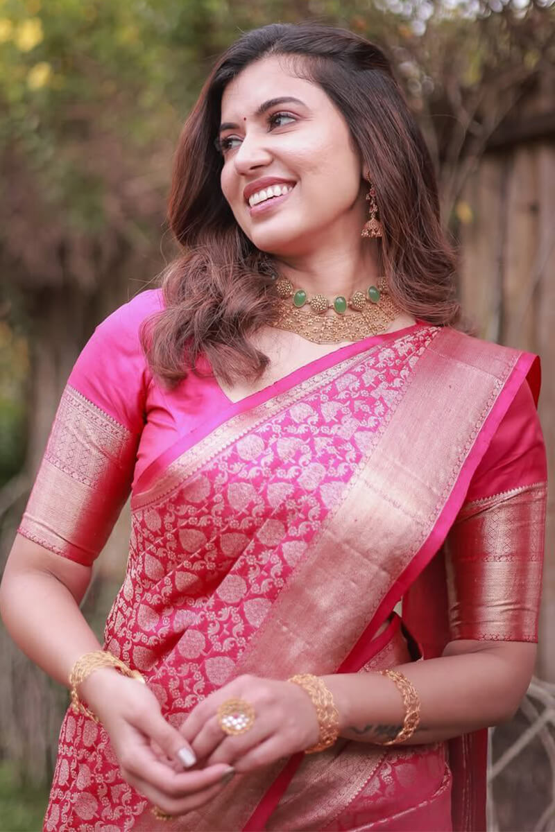 Divine Dark Pink Soft Silk Saree With Denouement Blouse Piece