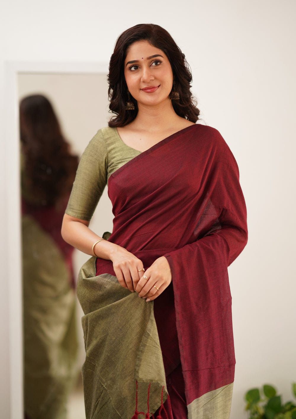 Staring Maroon Cotton Silk Saree With Captivating Blouse Piece