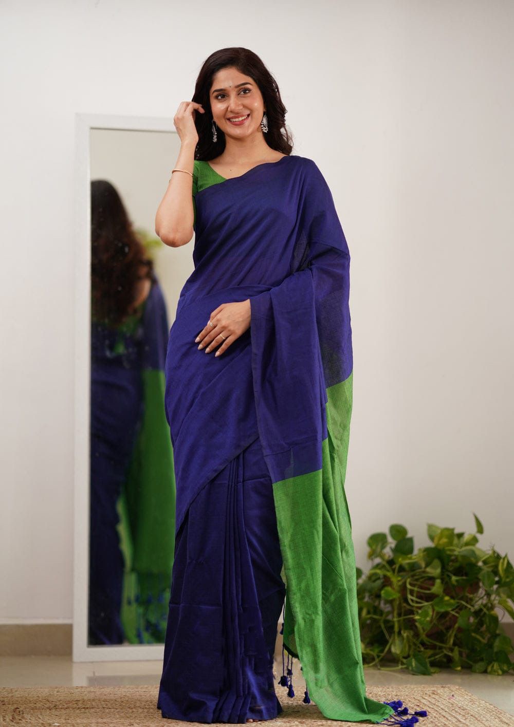 Surpassing Navy Blue Cotton Silk Saree With Blissful  Blouse Piece