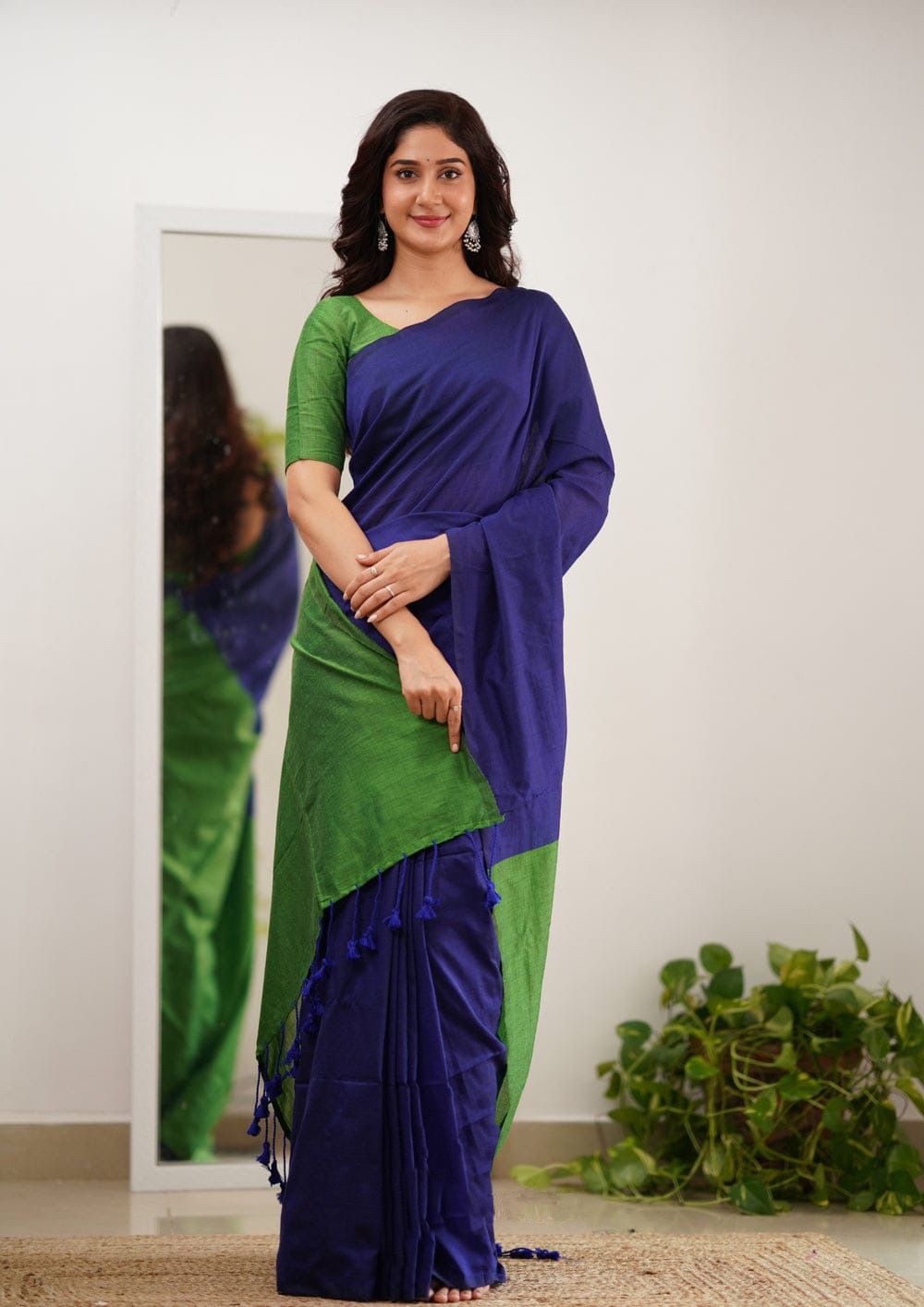 Surpassing Navy Blue Cotton Silk Saree With Blissful  Blouse Piece