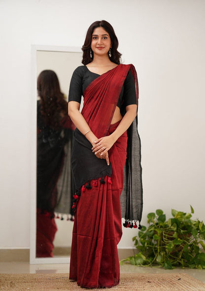 Staggering Red Cotton Silk Saree With Brood Blouse Piece