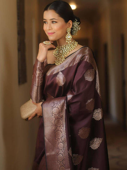 Adorning Purple Soft Silk Saree With Susurrous Blouse Piece
