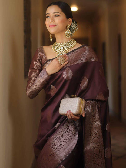 Adorning Purple Soft Silk Saree With Susurrous Blouse Piece