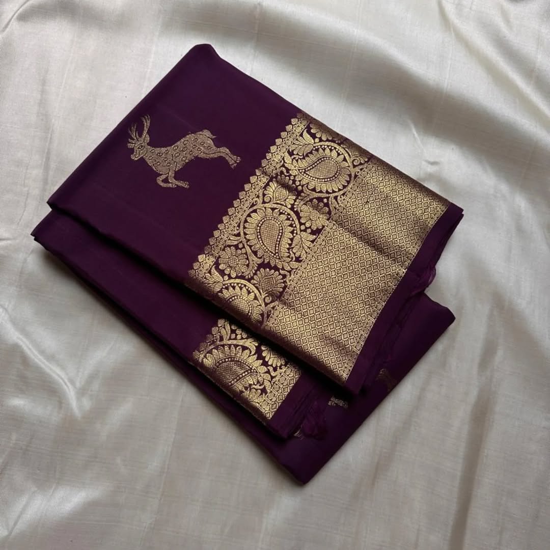 Luxuriant Purple Soft Banarasi Silk Saree With Resplendent  Blouse Piece