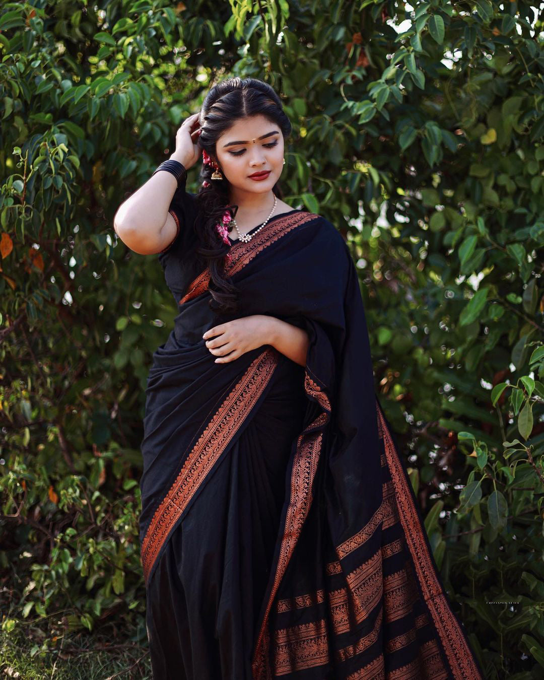 Skinny Black Soft Banarasi Silk Saree With Beauteous Blouse Piece