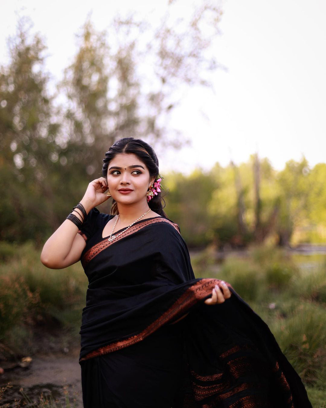 Skinny Black Soft Banarasi Silk Saree With Beauteous Blouse Piece