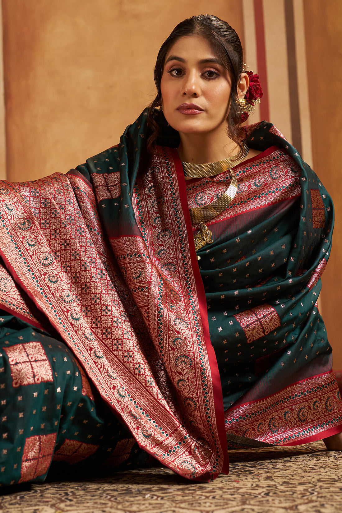 Majesty Dark Green Pure Zari Weaving Banarasi Silk Saree With Profuse Blouse Piece