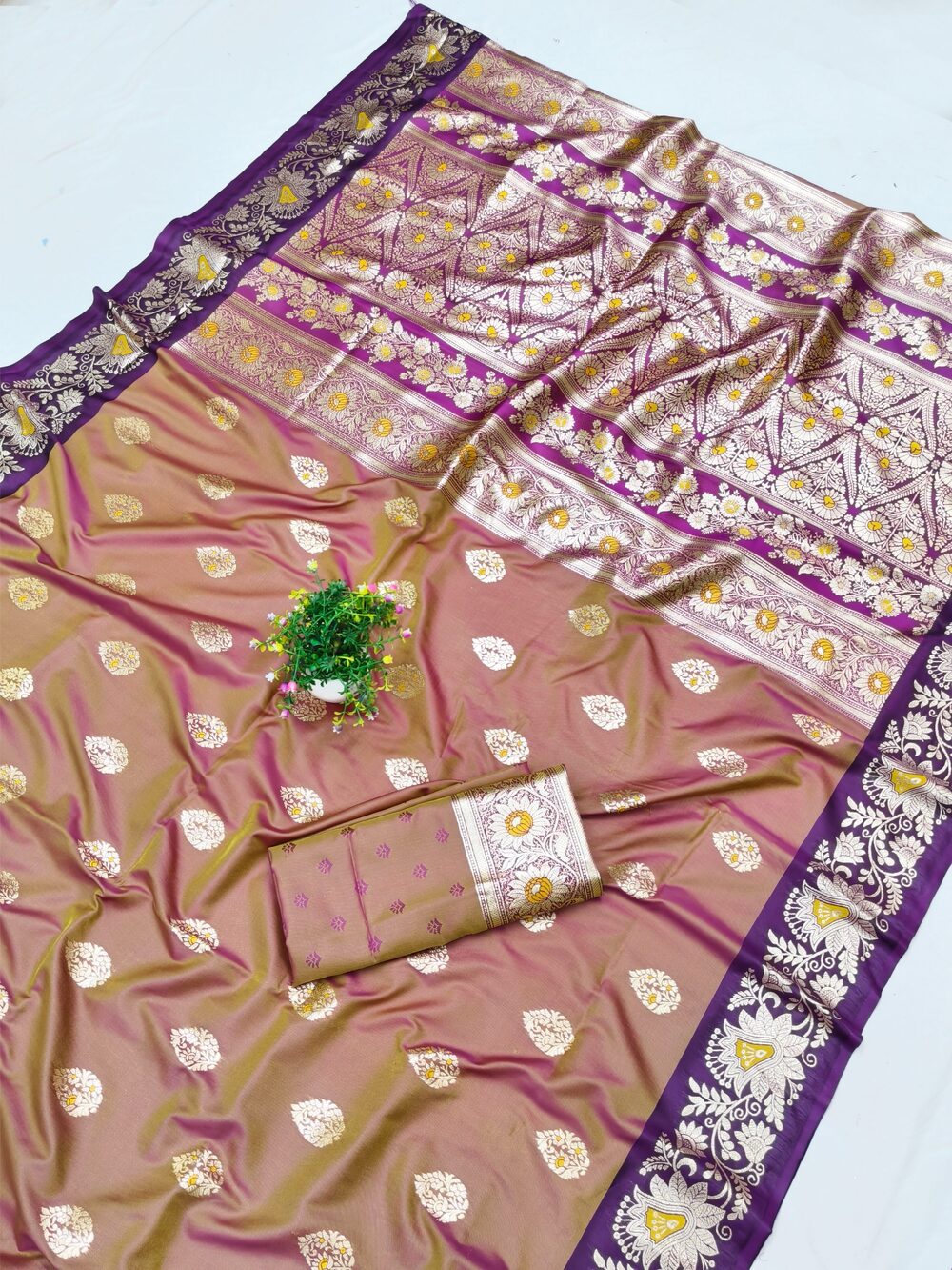 Stylish Brown Pure Zari Weaving Banarasi Silk Saree With Extraordinary Blouse Piece