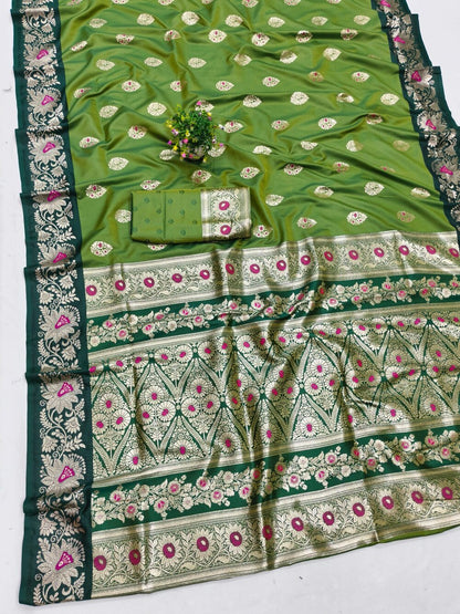 Angelic Green Pure Zari Weaving Banarasi Silk Saree With Surpassing Blouse Piece