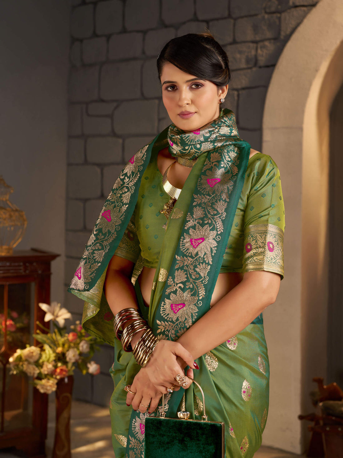 Angelic Green Pure Zari Weaving Banarasi Silk Saree With Surpassing Blouse Piece