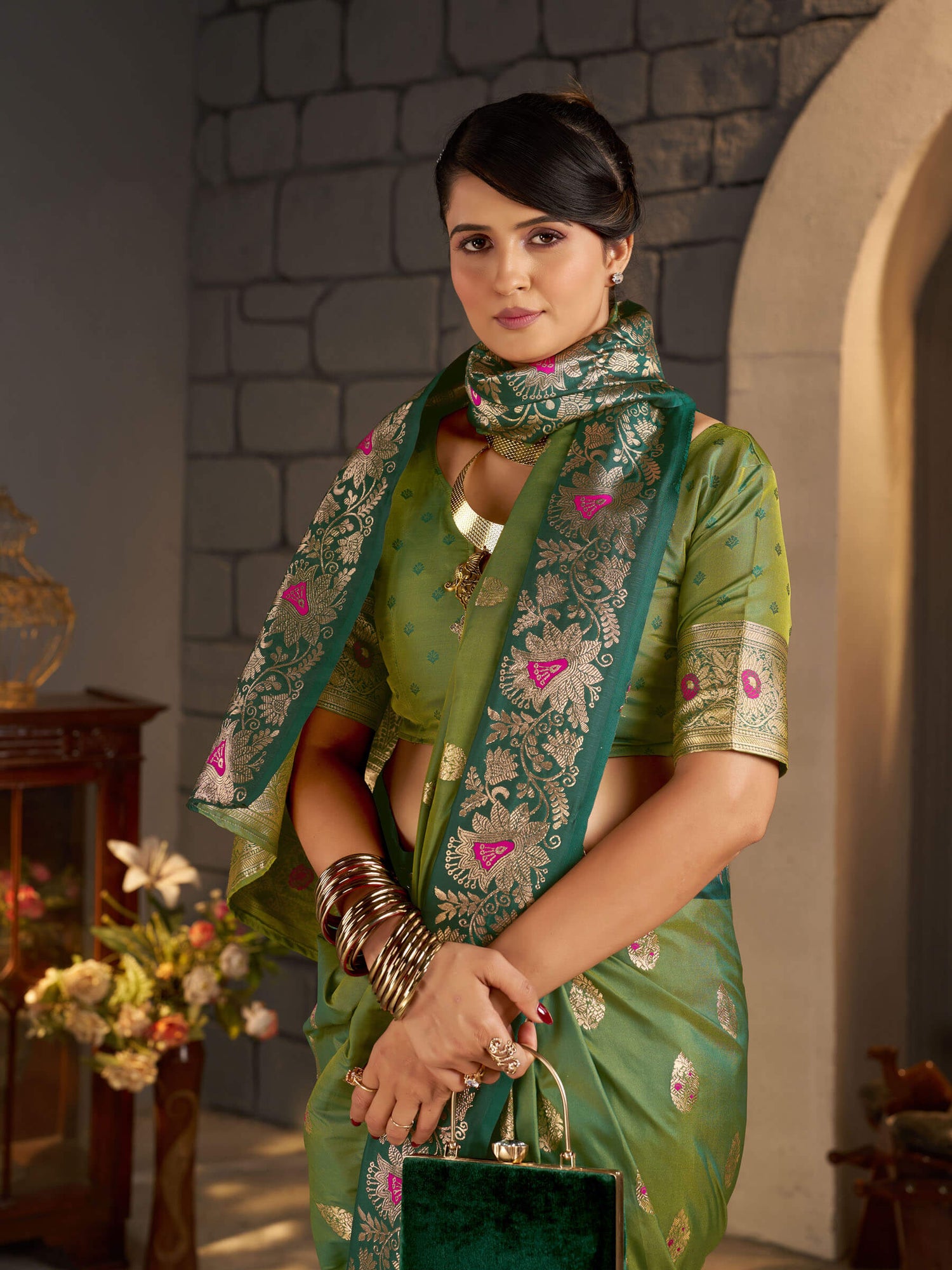 Angelic Green Pure Zari Weaving Banarasi Silk Saree With Surpassing Blouse Piece
