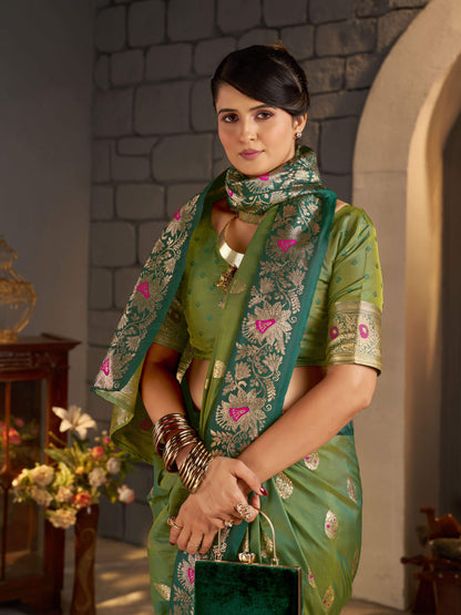 Angelic Green Pure Zari Weaving Banarasi Silk Saree With Surpassing Blouse Piece