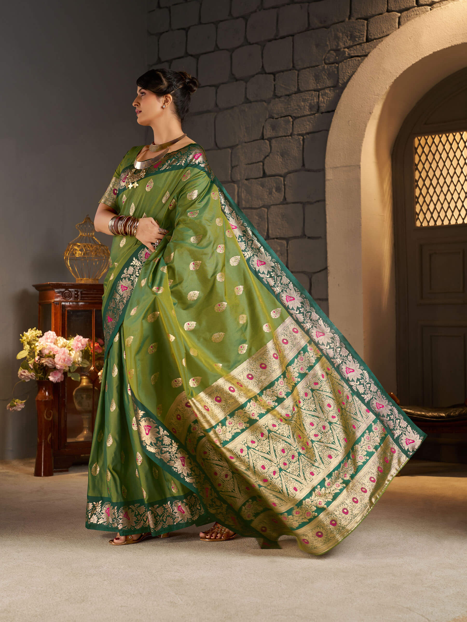 Angelic Green Pure Zari Weaving Banarasi Silk Saree With Surpassing Blouse Piece