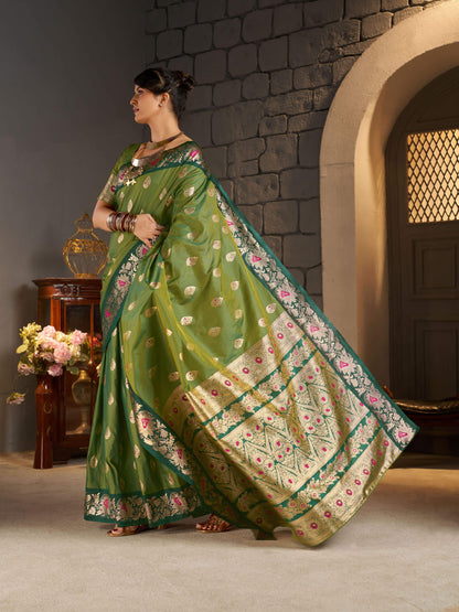 Angelic Green Pure Zari Weaving Banarasi Silk Saree With Surpassing Blouse Piece