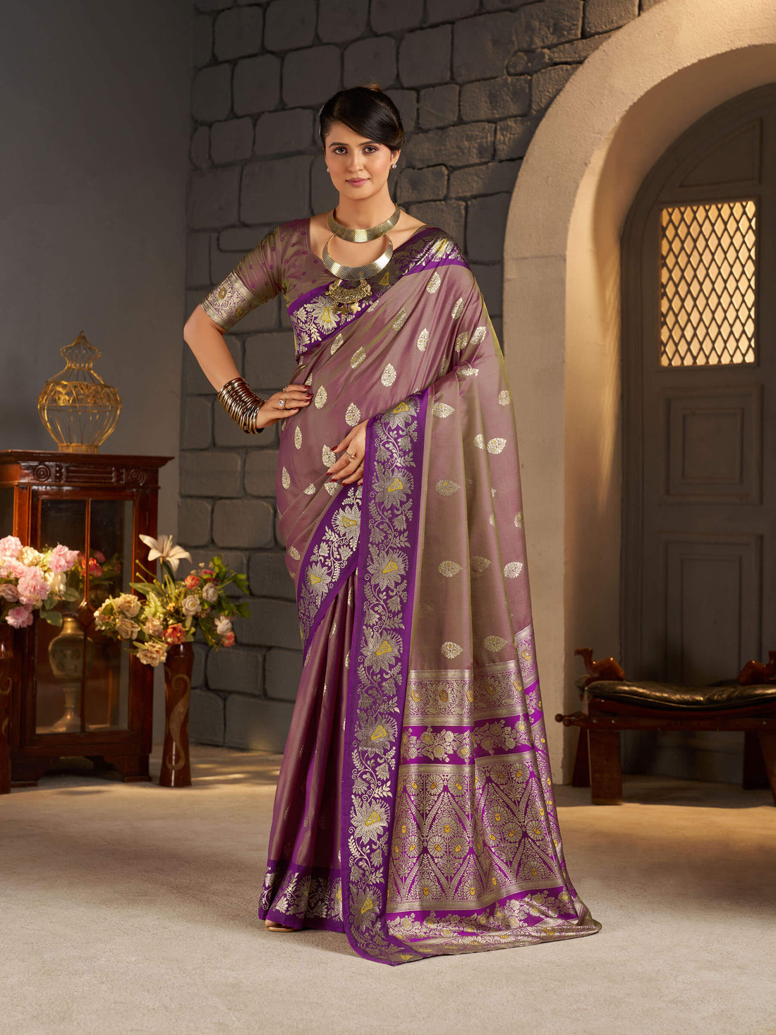 Serendipity Lavender Pure Zari Weaving Banarasi Silk Saree With Opulent Blouse Piece
