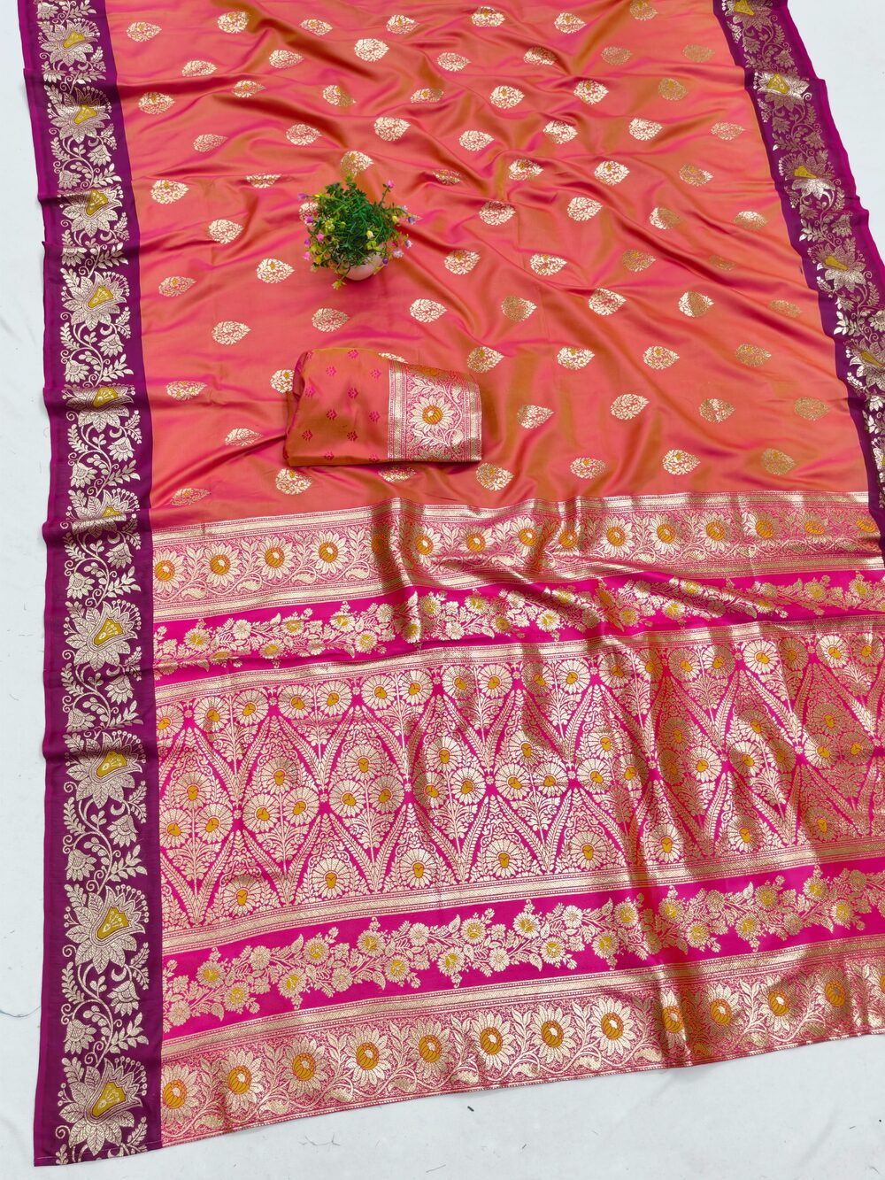 Lagniappe Pink Pure Zari Weaving Banarasi Silk Saree With Sophisticated Blouse Piece