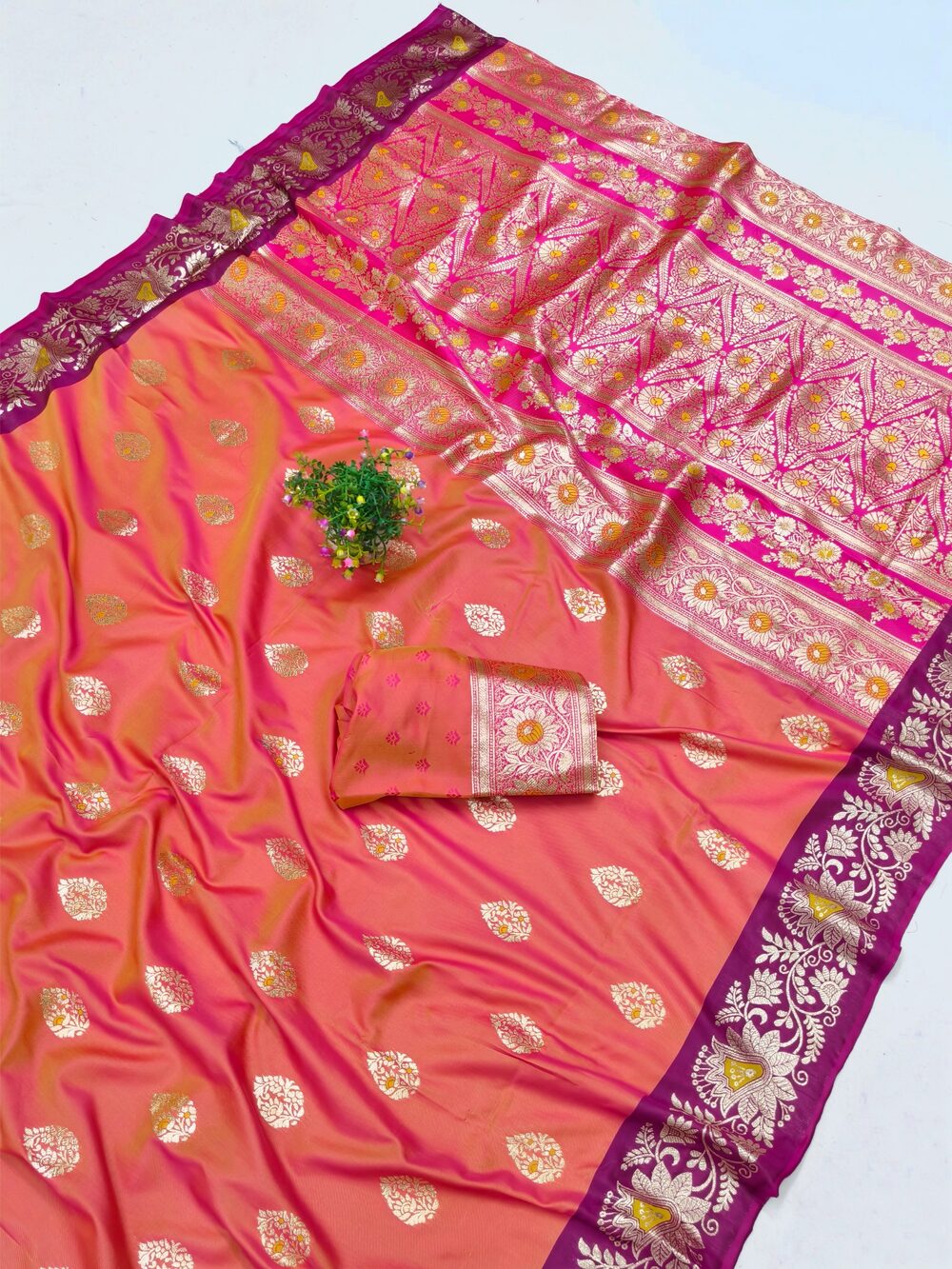 Lagniappe Pink Pure Zari Weaving Banarasi Silk Saree With Sophisticated Blouse Piece