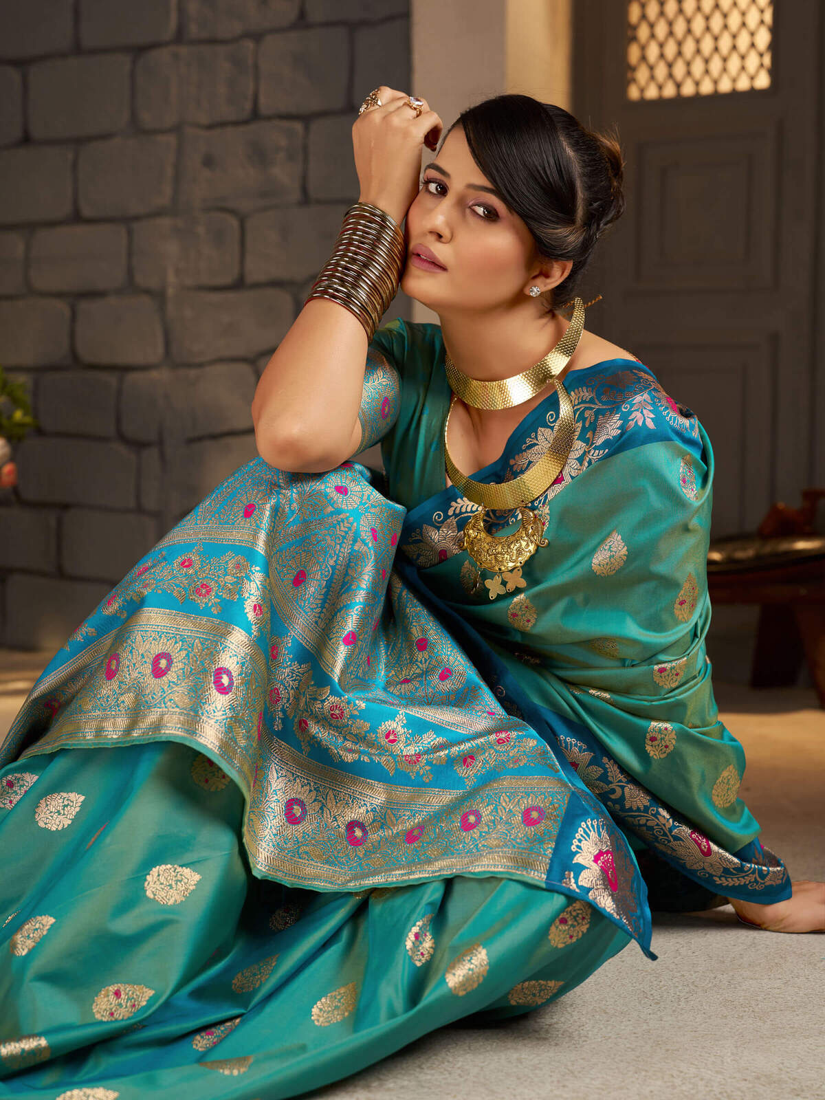 Imaginative Sea Green Pure Zari Weaving Banarasi Silk Saree With Stunning Blouse Piece