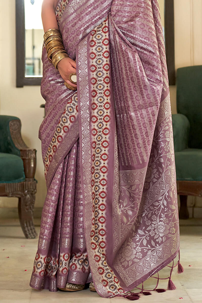 Ravishing Lavender Digital Printed Soft Silk Saree With Chatoyant Blouse Piece