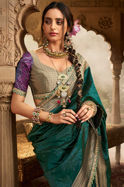 Incomparable Dark Green Soft Banarasi Silk Saree With Lassitude Blouse Piece