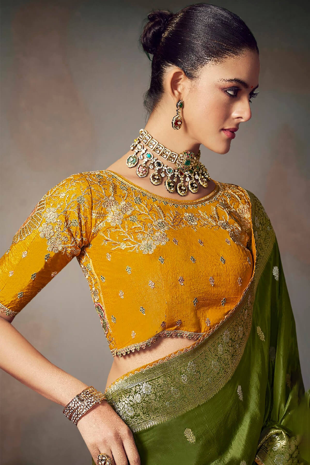 Majestic Dark Green Banarasi Silk Saree With Embroidery Blouse Piece