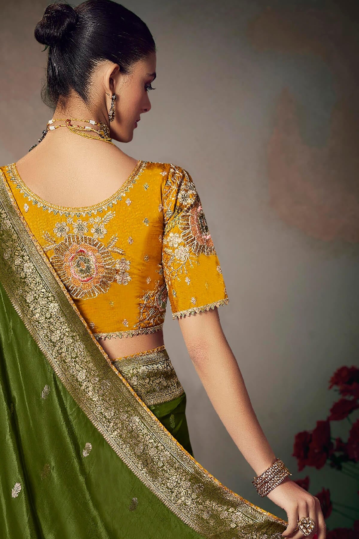 Majestic Dark Green Banarasi Silk Saree With Embroidery Blouse Piece