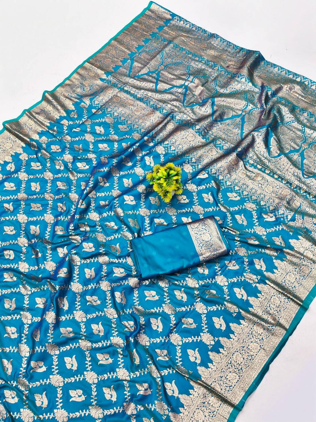 Jubilant Firozi Pure Zari Weaving Banarasi Silk Saree With Alluring Blouse Piece