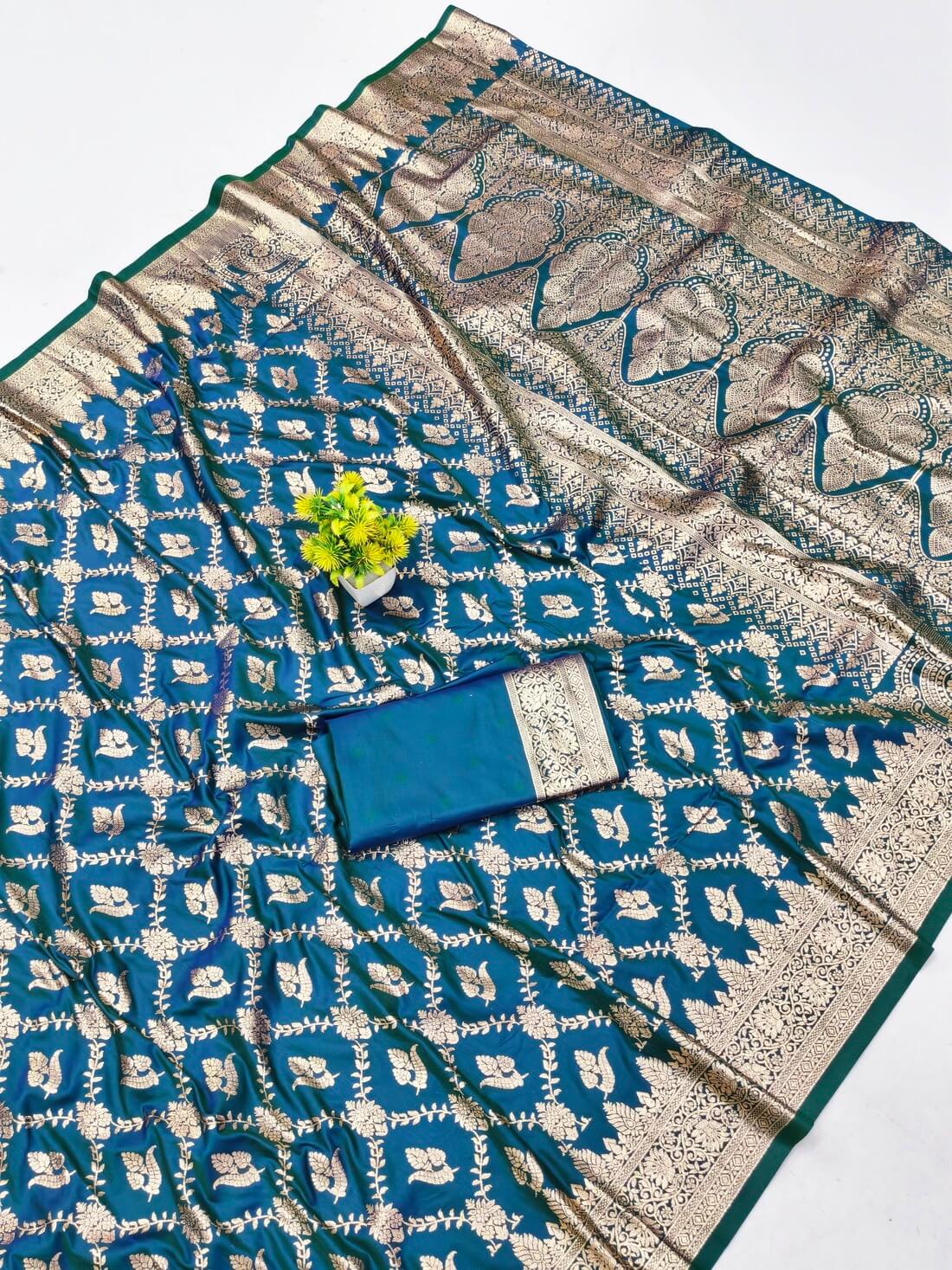 Proficient Rama Pure Zari Weaving Banarasi Silk Saree With Lissome Blouse Piece