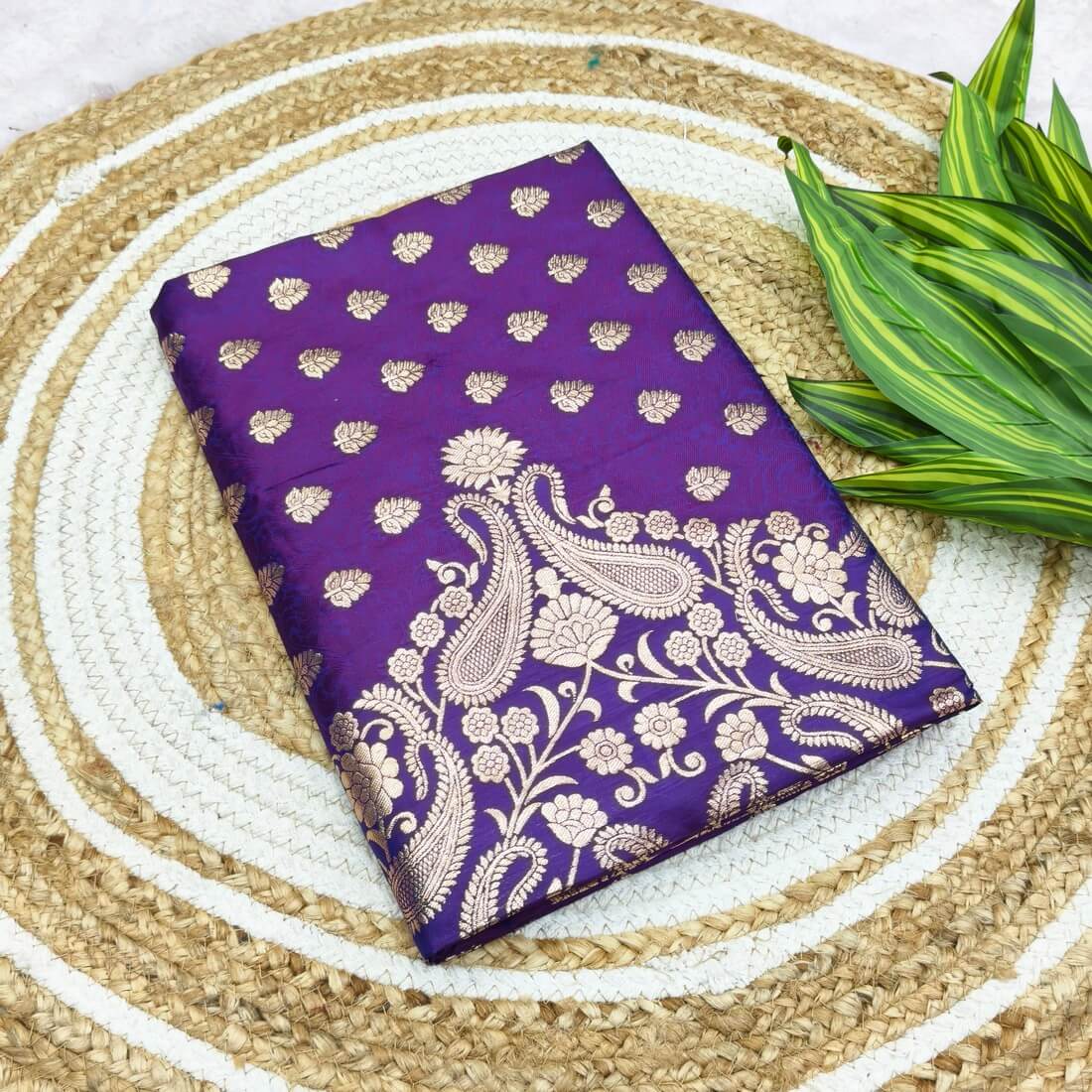 Desultory Purple Pure Zari Weaving Banarasi Silk Saree With Devastating Blouse Piece