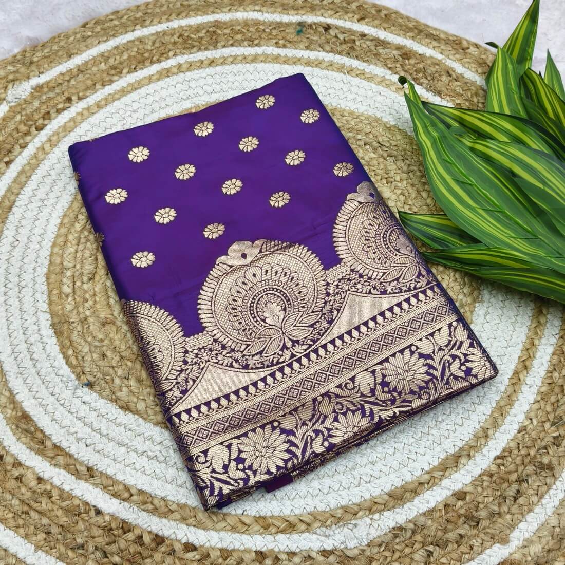 Sumptuous Purple Pure Zari Weaving Banarasi Silk Saree With Staggering Blouse Piece
