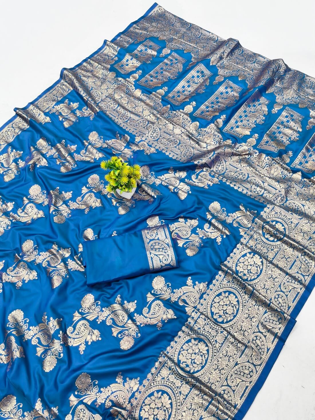 Ethereal Blue Pure Zari Weaving Banarasi Silk Saree With Lassitude Blouse Piece