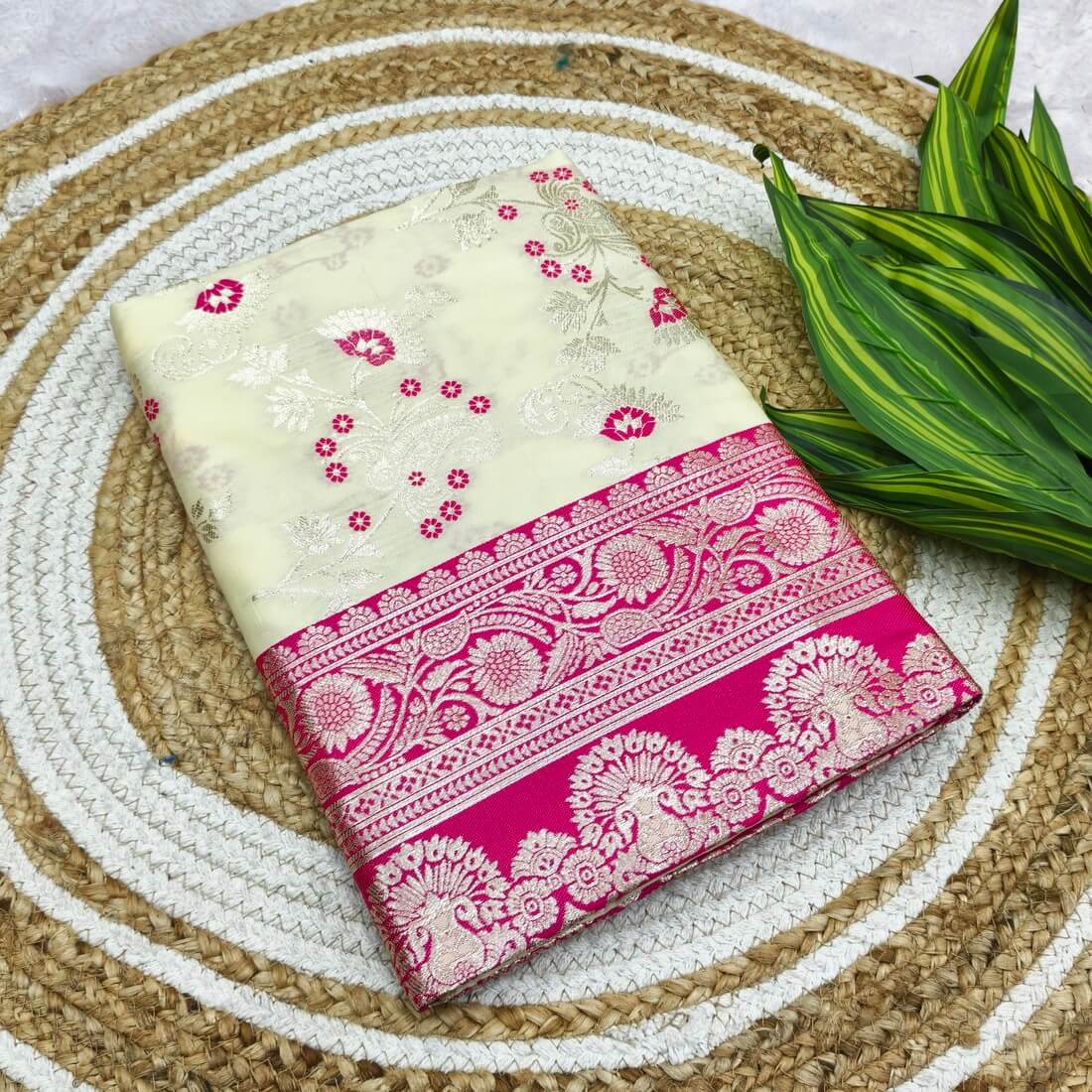 Stunning Beige Pure Zari Weaving Banarasi Silk Saree With Majesty Blouse Piece