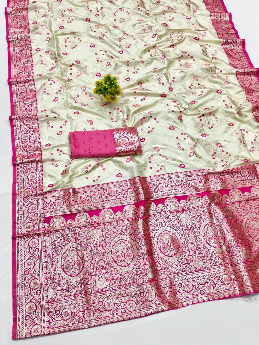 Stunning Beige Pure Zari Weaving Banarasi Silk Saree With Majesty Blouse Piece