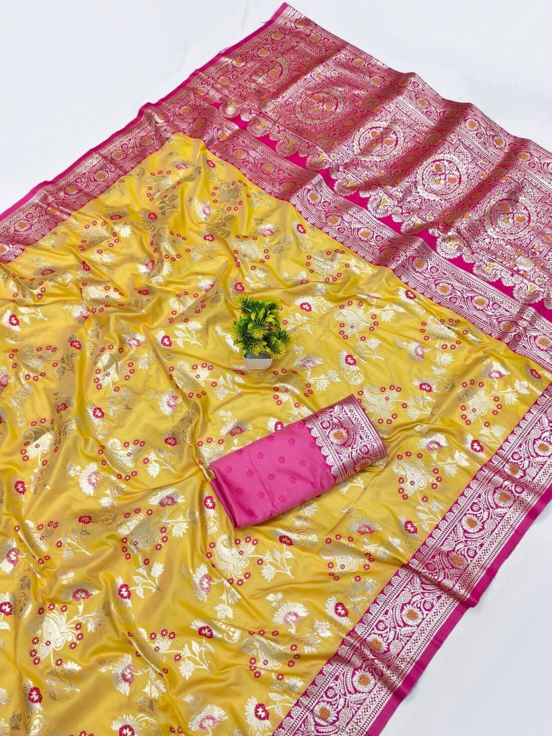 Demanding Yellow Pure Zari Weaving Banarasi Silk Saree With Girlish Blouse Piece