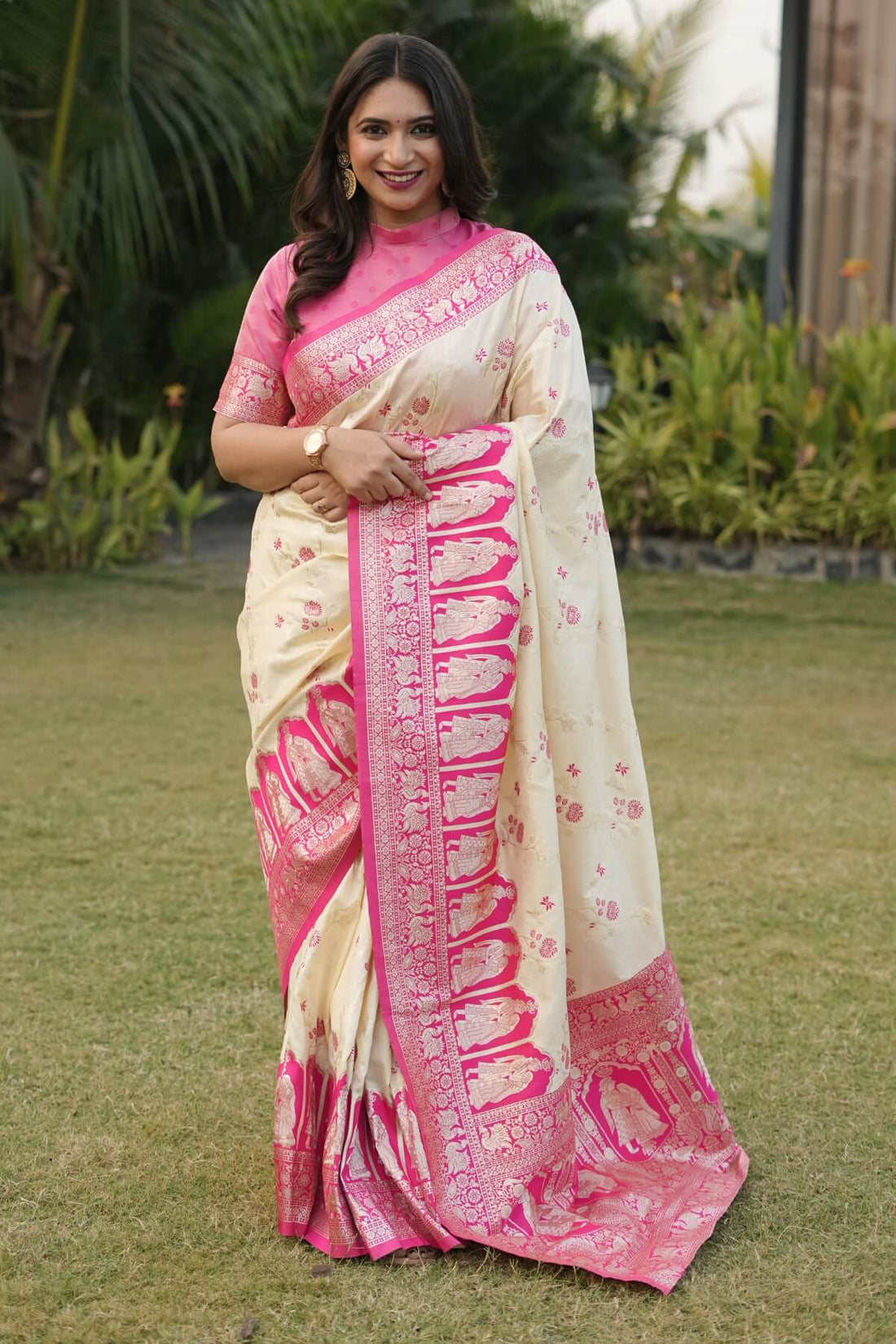 Hypnotic Beige Pure Zari Weaving Banarasi Silk Saree With Mellifluous Blouse Piece