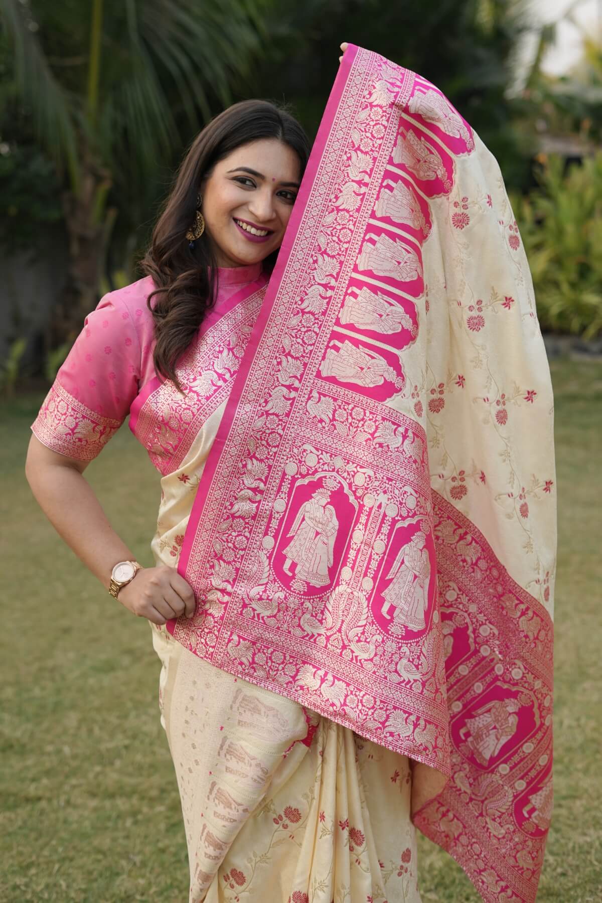 Hypnotic Beige Pure Zari Weaving Banarasi Silk Saree With Mellifluous Blouse Piece