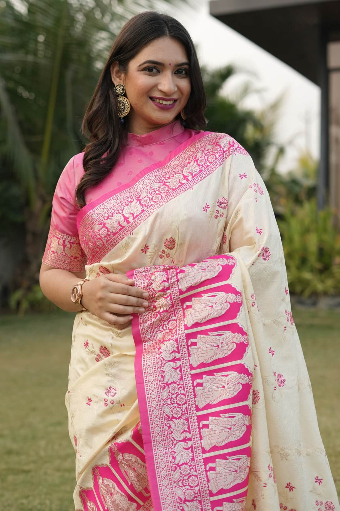 Hypnotic Beige Pure Zari Weaving Banarasi Silk Saree With Mellifluous Blouse Piece