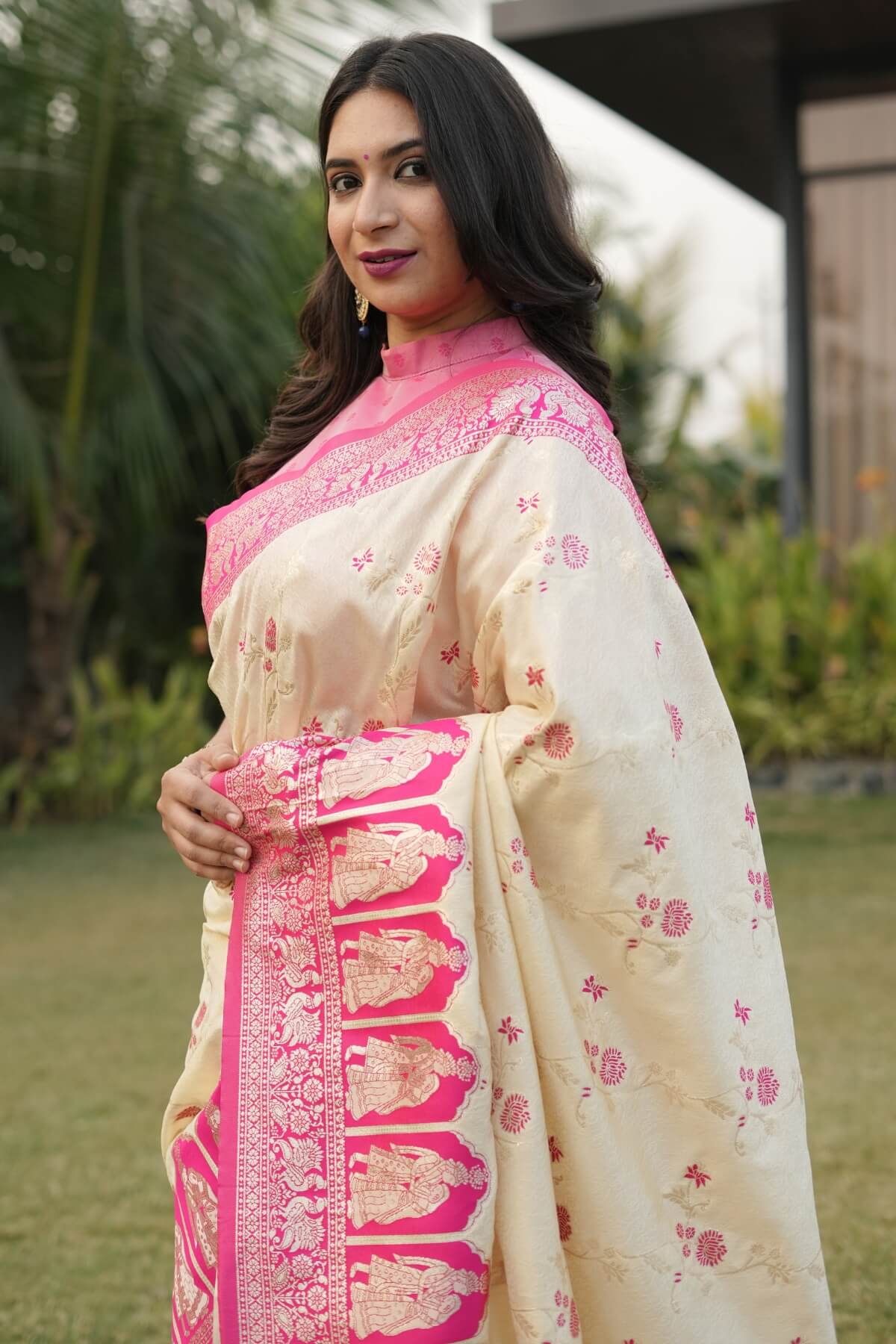 Hypnotic Beige Pure Zari Weaving Banarasi Silk Saree With Mellifluous Blouse Piece